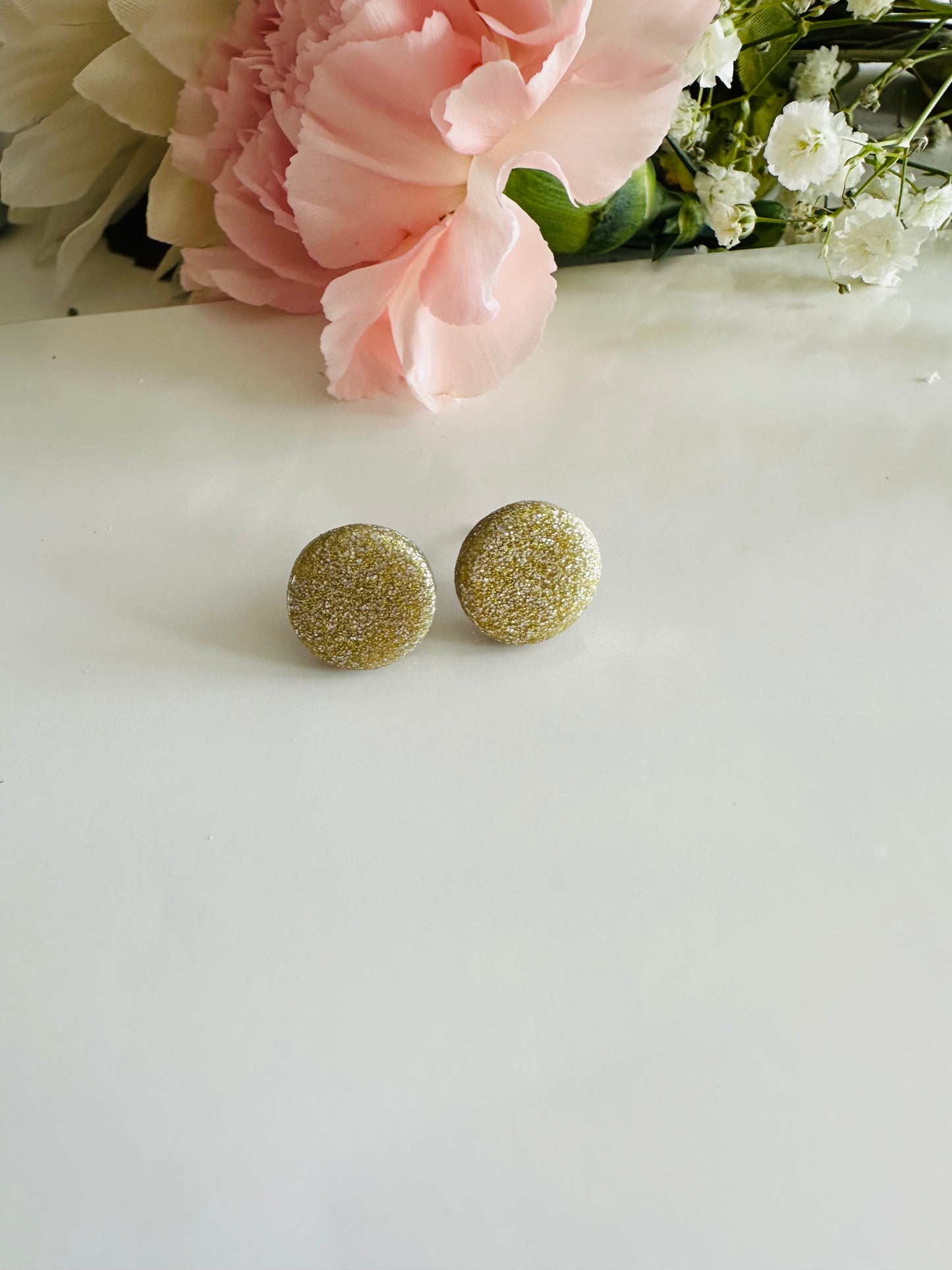 Gold polymer clay stud earrings, 10 mm