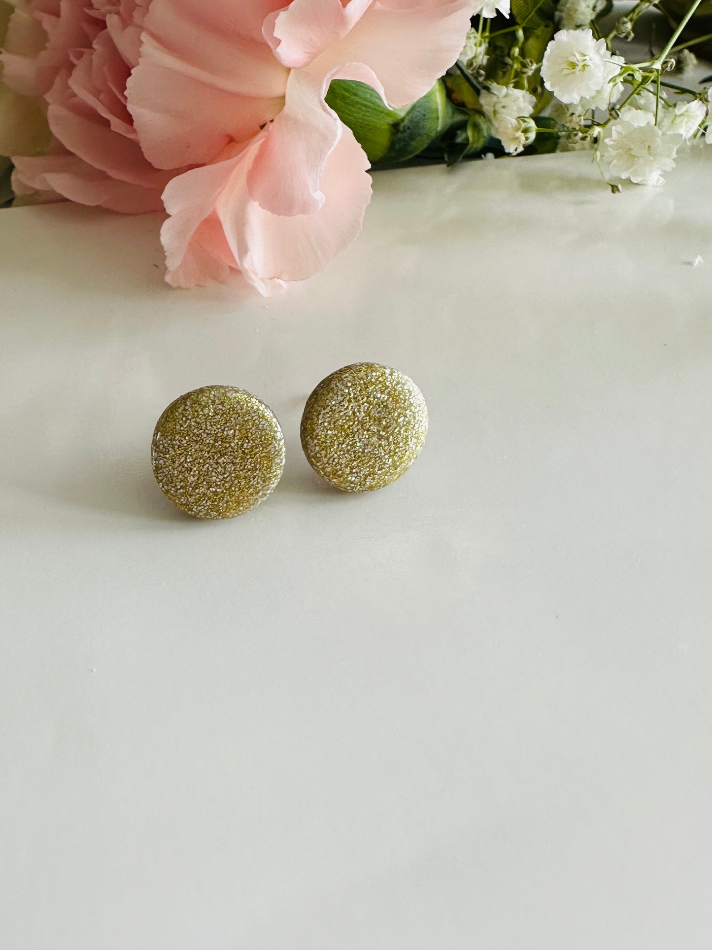 Gold polymer clay stud earrings, 10 mm