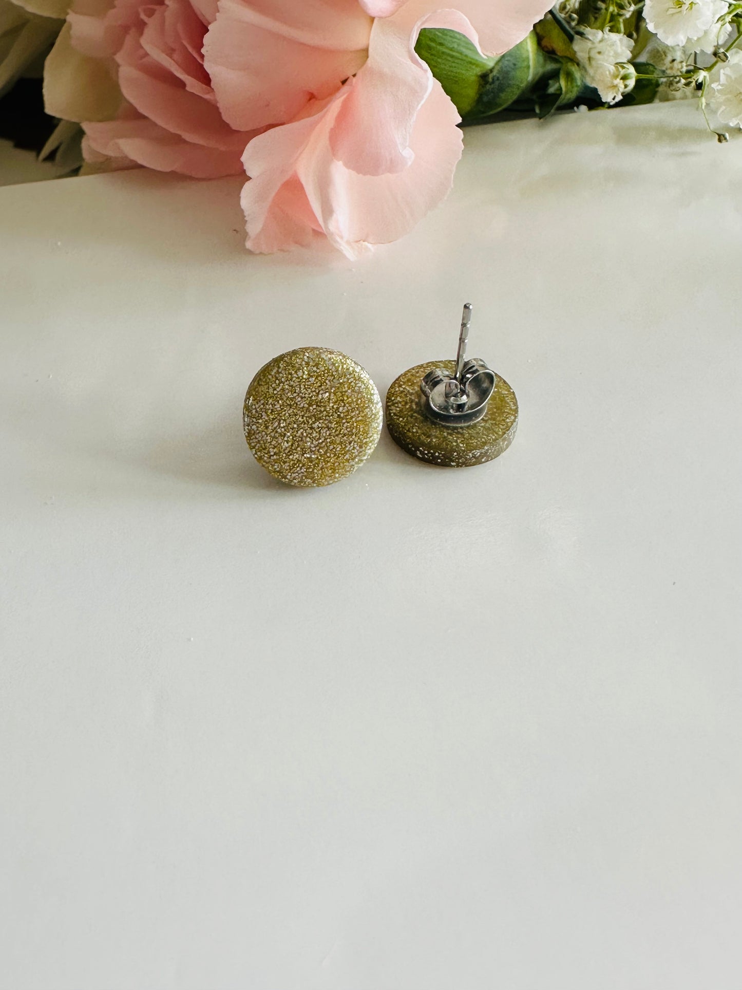 Gold polymer clay stud earrings, 10 mm