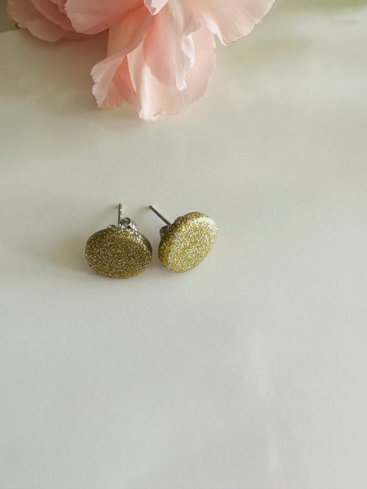 Gold polymer clay stud earrings, 10 mm