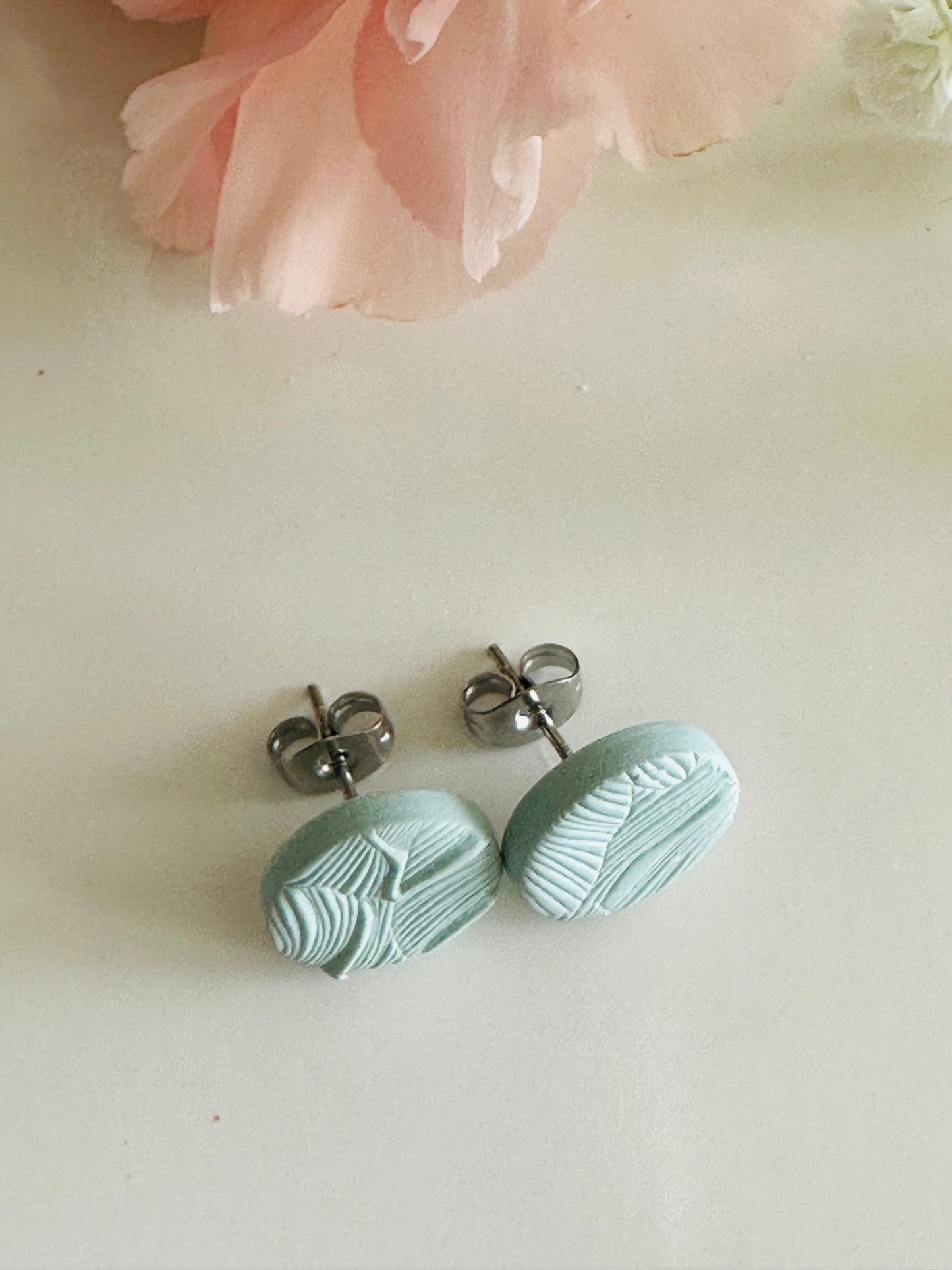 Blue patterned polymer clay stud earrings, 10 mm