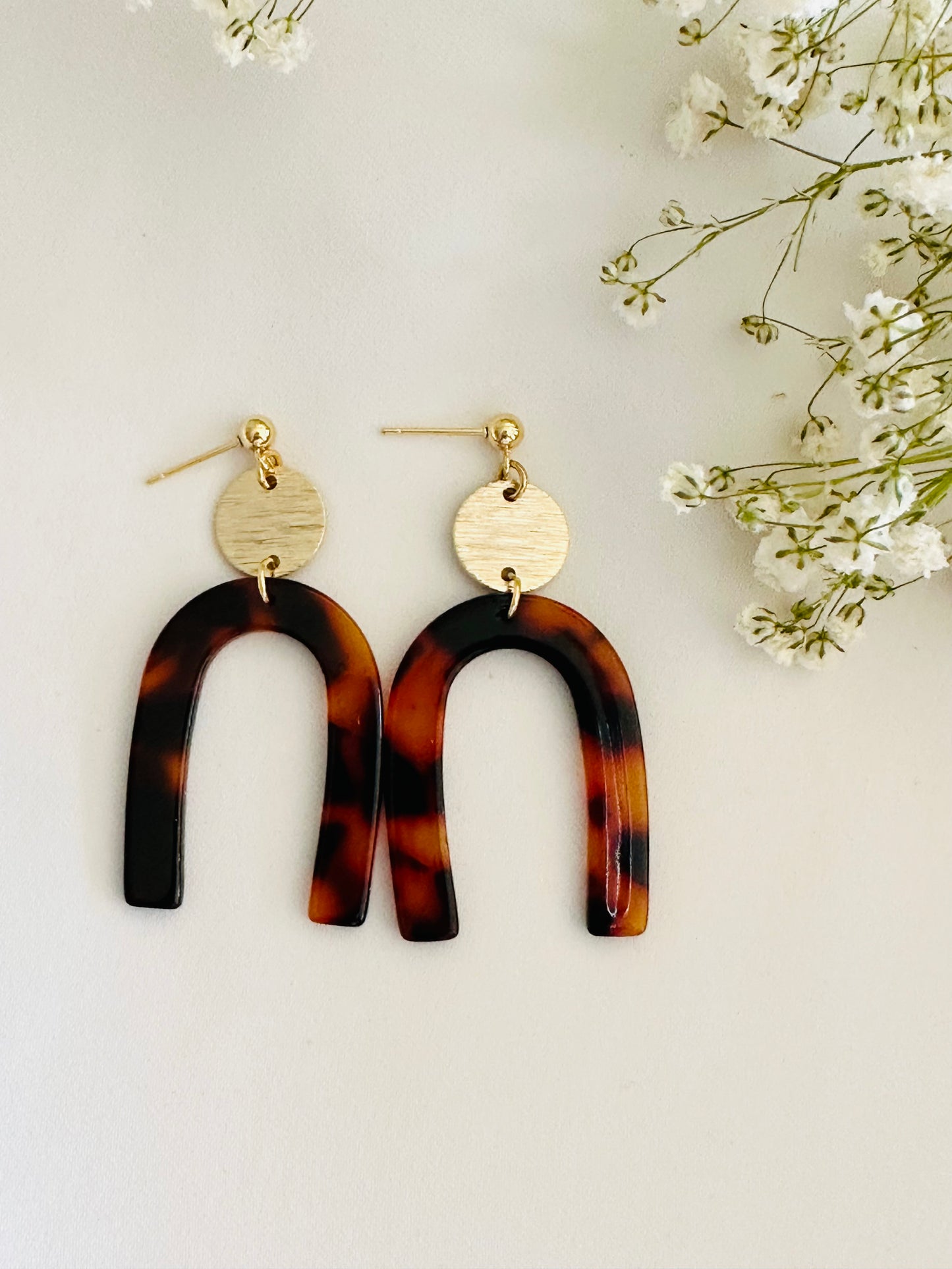 Turtoise arch earrings