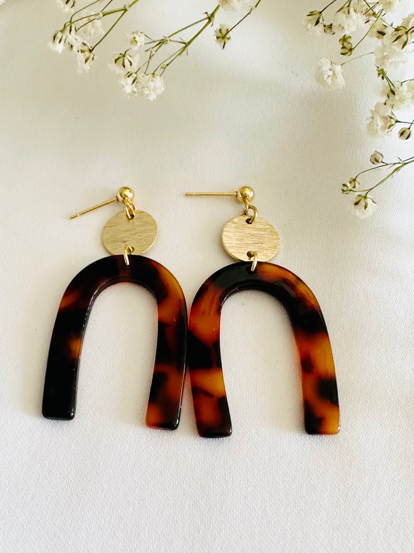 Turtoise arch earrings