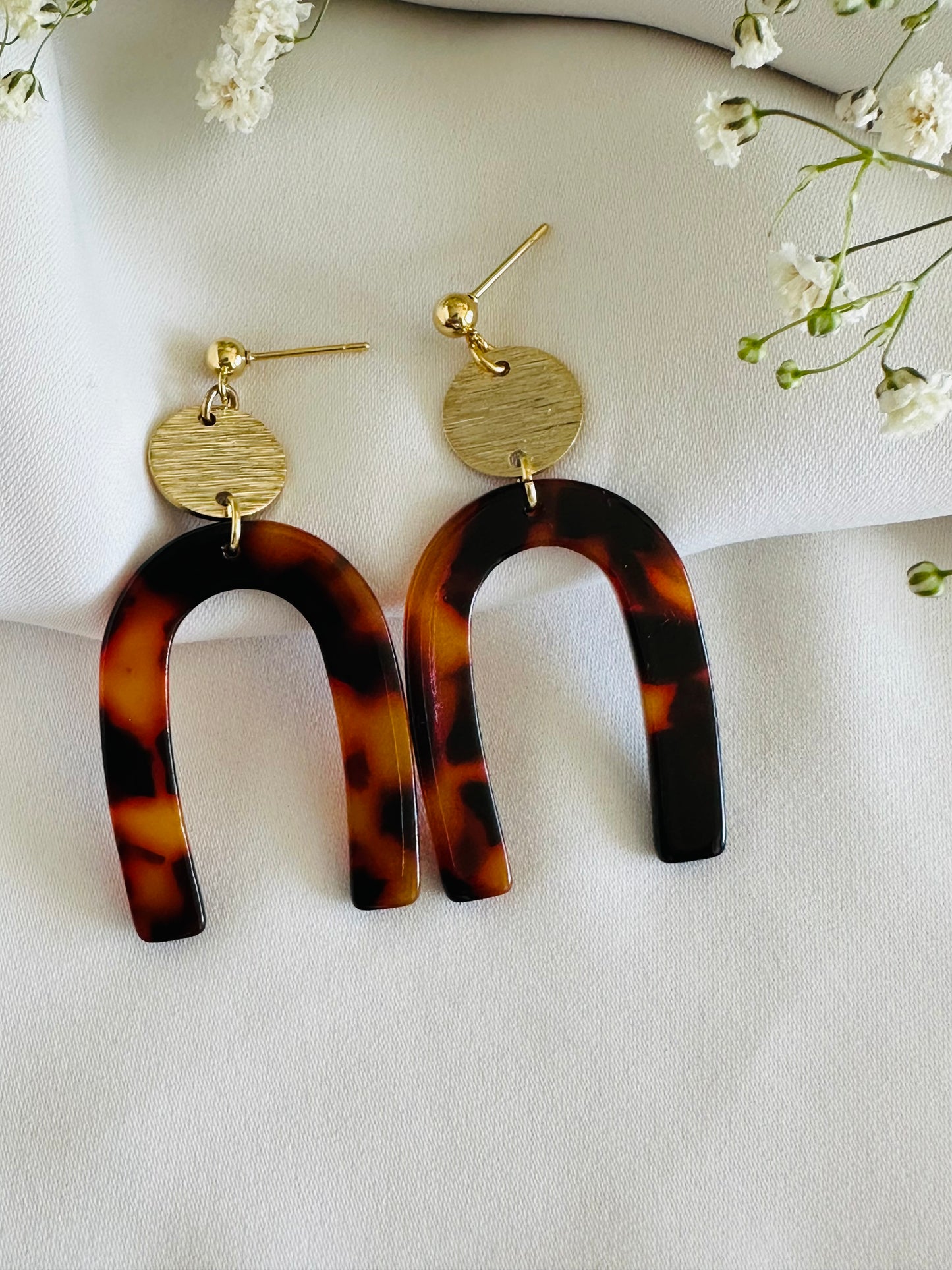 Turtoise arch earrings