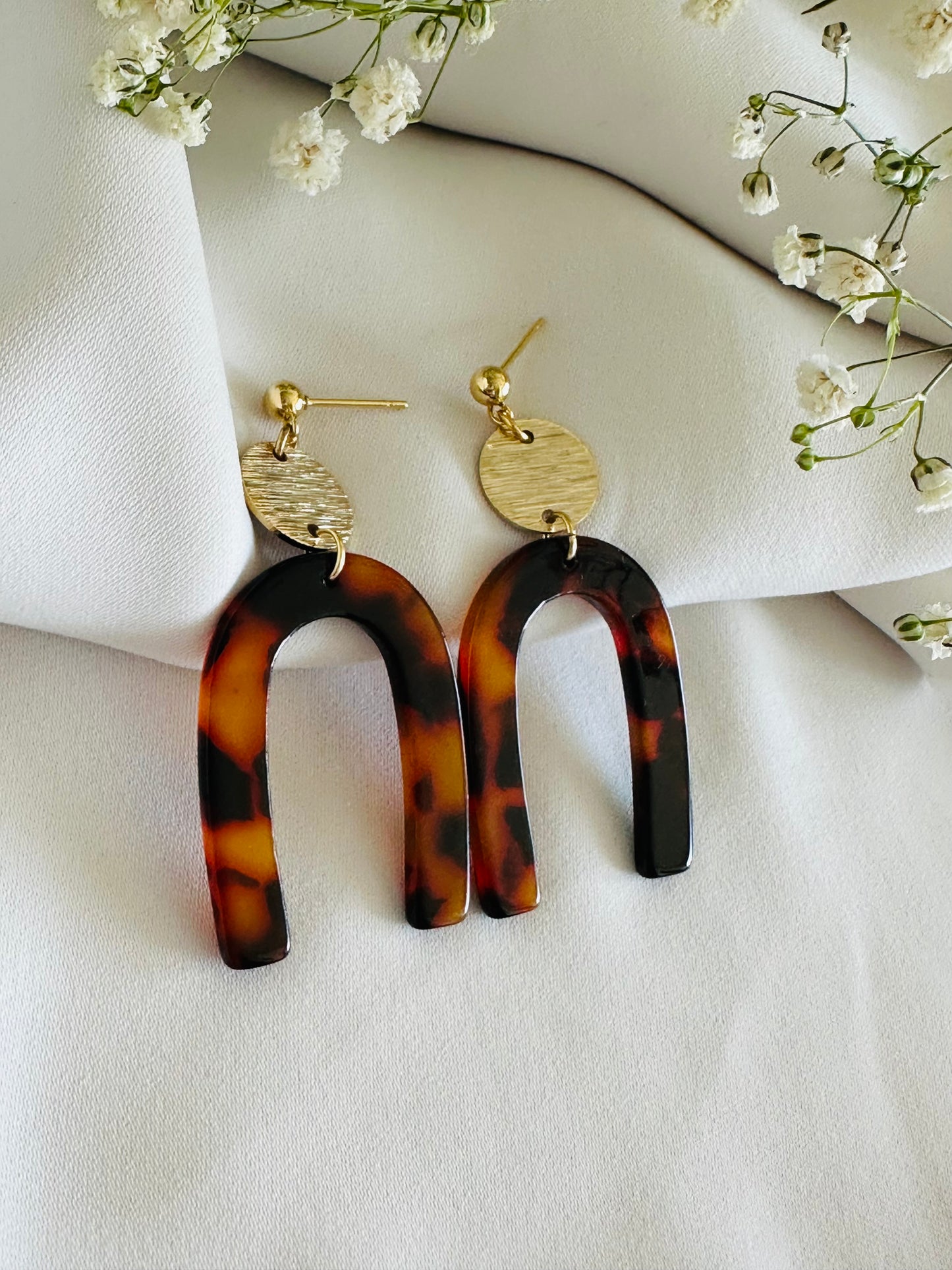 Turtoise arch earrings