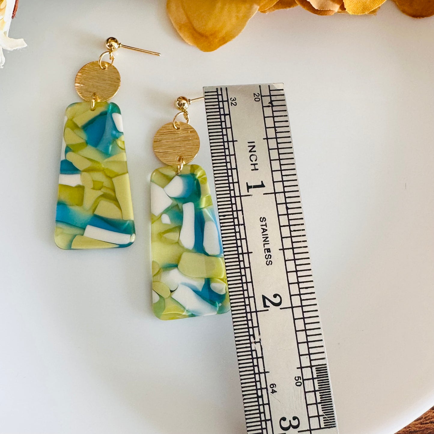 Colorful Resin Green earrings