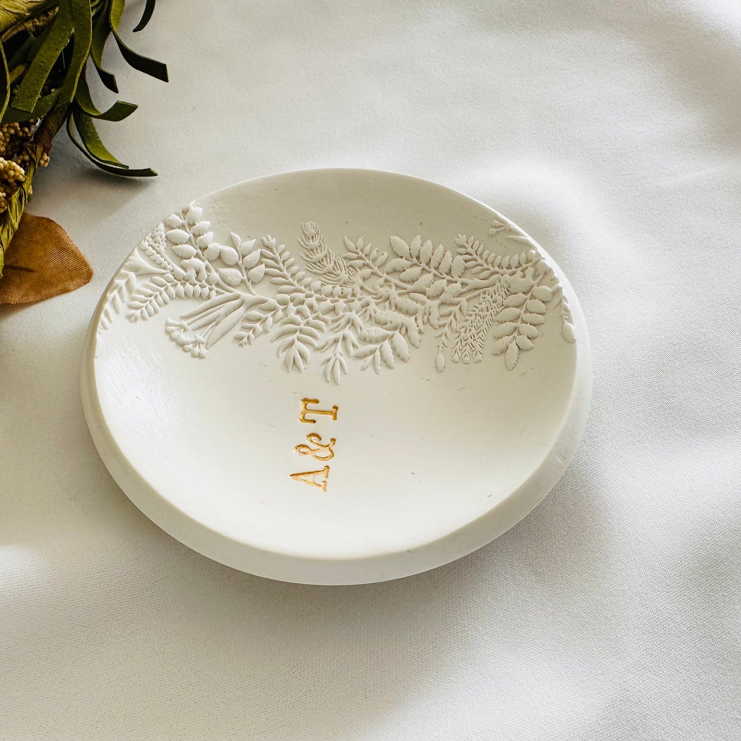 Embossed flower vine garden Personalized ring Dish